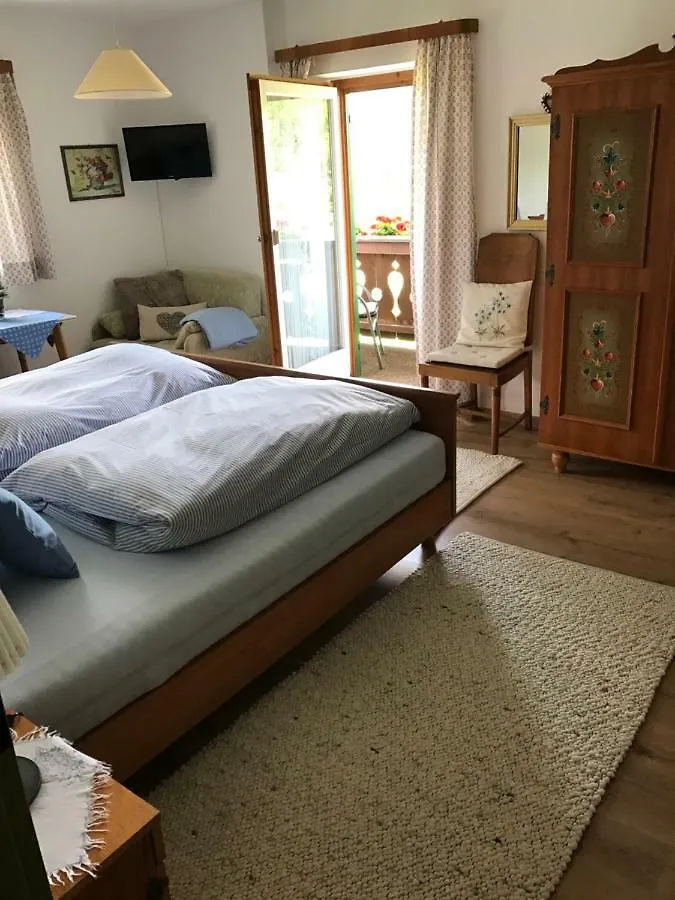 Gastezimmer Hanottenlehen Schoenau am Koenigsee Bed & Breakfast